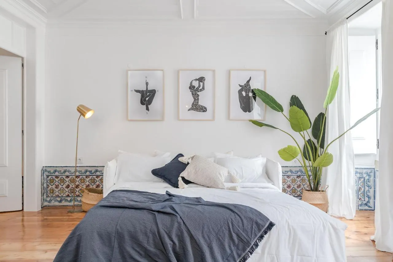Casa Boma Lisboa - Typical And Spacious Apartment - Lapa II 0*, Lisbon Portugal