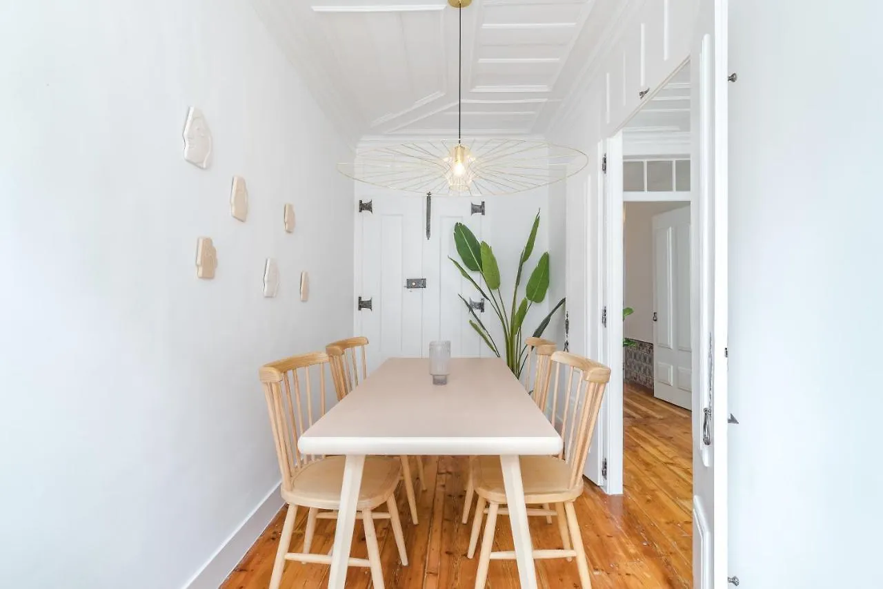 Casa Boma Lisboa - Typical And Spacious Apartment - Lapa II Portugal